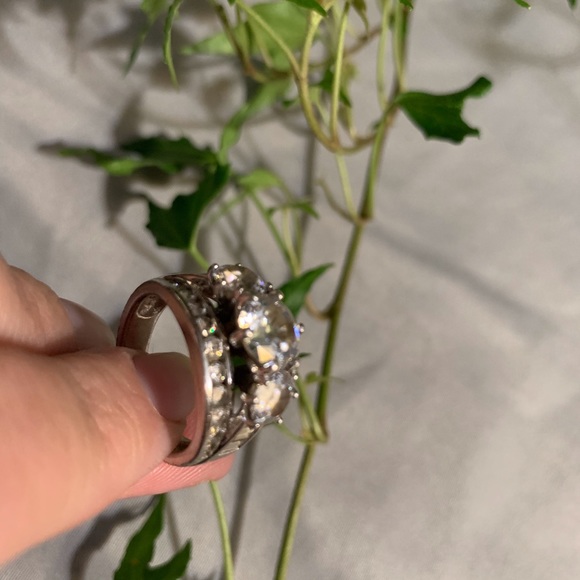 Sterling Silver CZ Ring - Picture 3 of 3